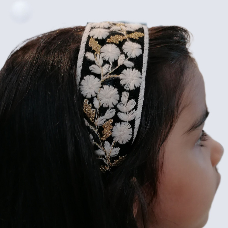 تل سوزندوزی و مرواریدی هندی مجلسی
